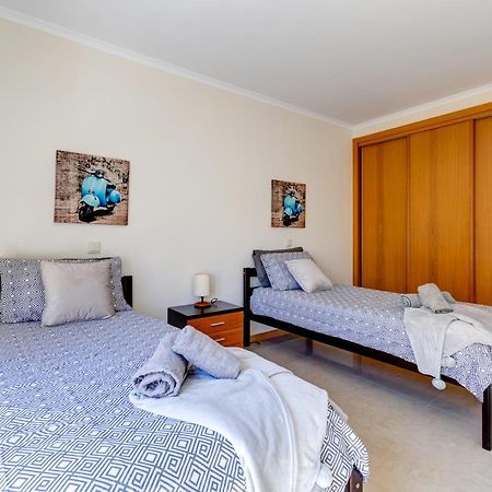 Two Bedroom Apartment With Rooftop Pool In Alvor Exterior foto