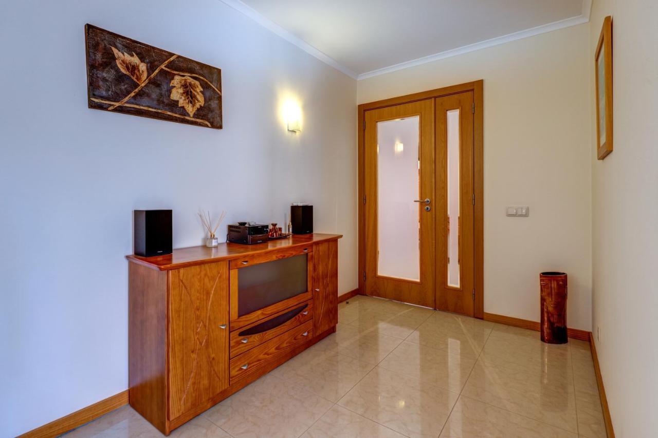 Two Bedroom Apartment With Rooftop Pool In Alvor Exterior foto