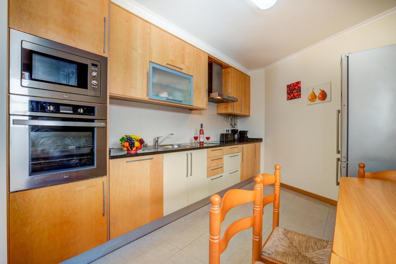 Two Bedroom Apartment With Rooftop Pool In Alvor Exterior foto